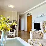 Cosher - Gardenia Palace 7 Free Parking Apartment *